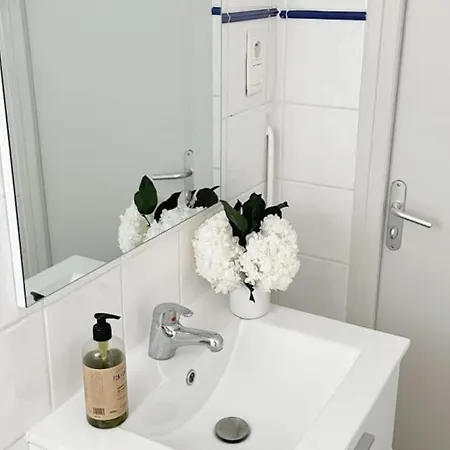 Sous Les Toits Tres Bien Place Et Climatise * מונפלייה